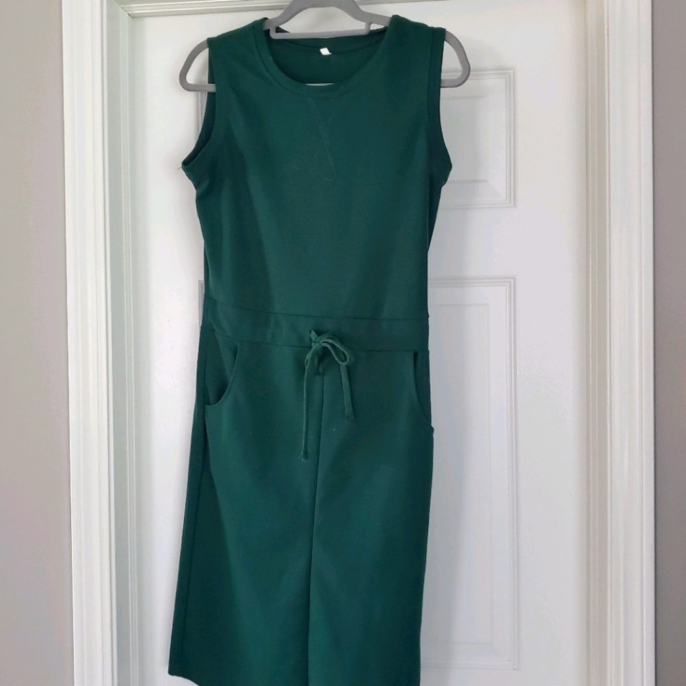 Two sleeveless dresses, green and yellow